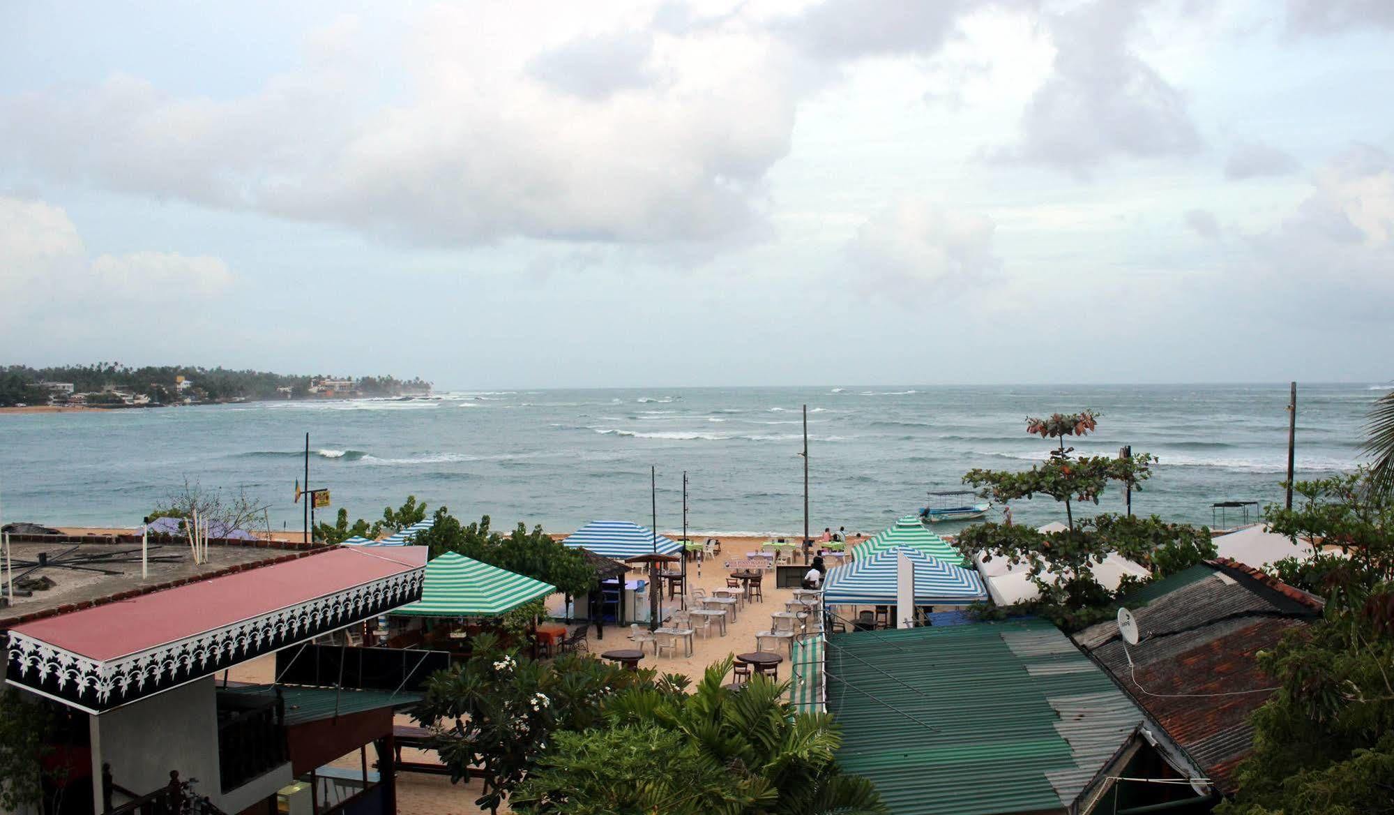 Bedspace Beach Unawatuna Buitenkant foto